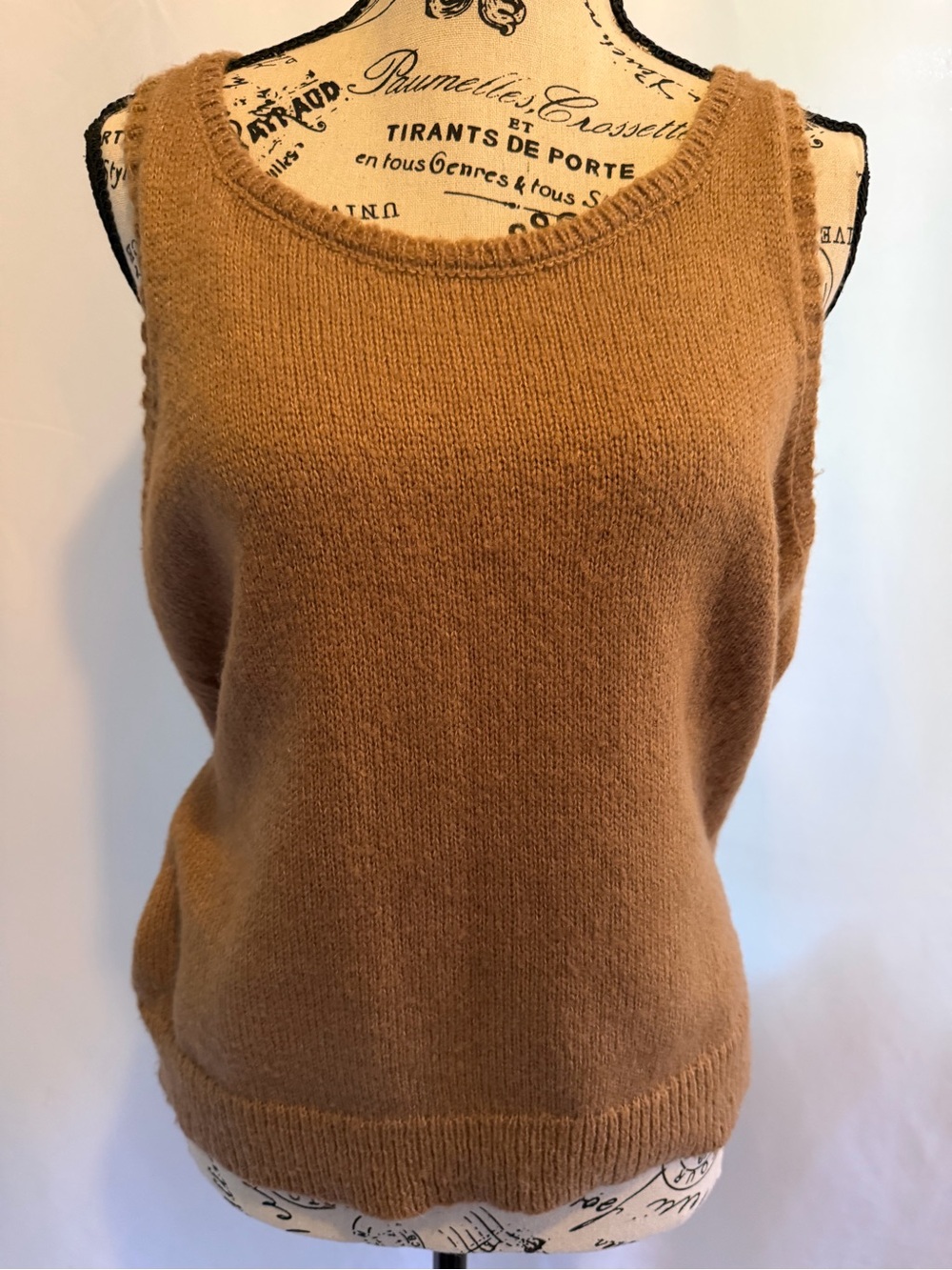 Sleeveless Knit Tank Top in Camel Brown